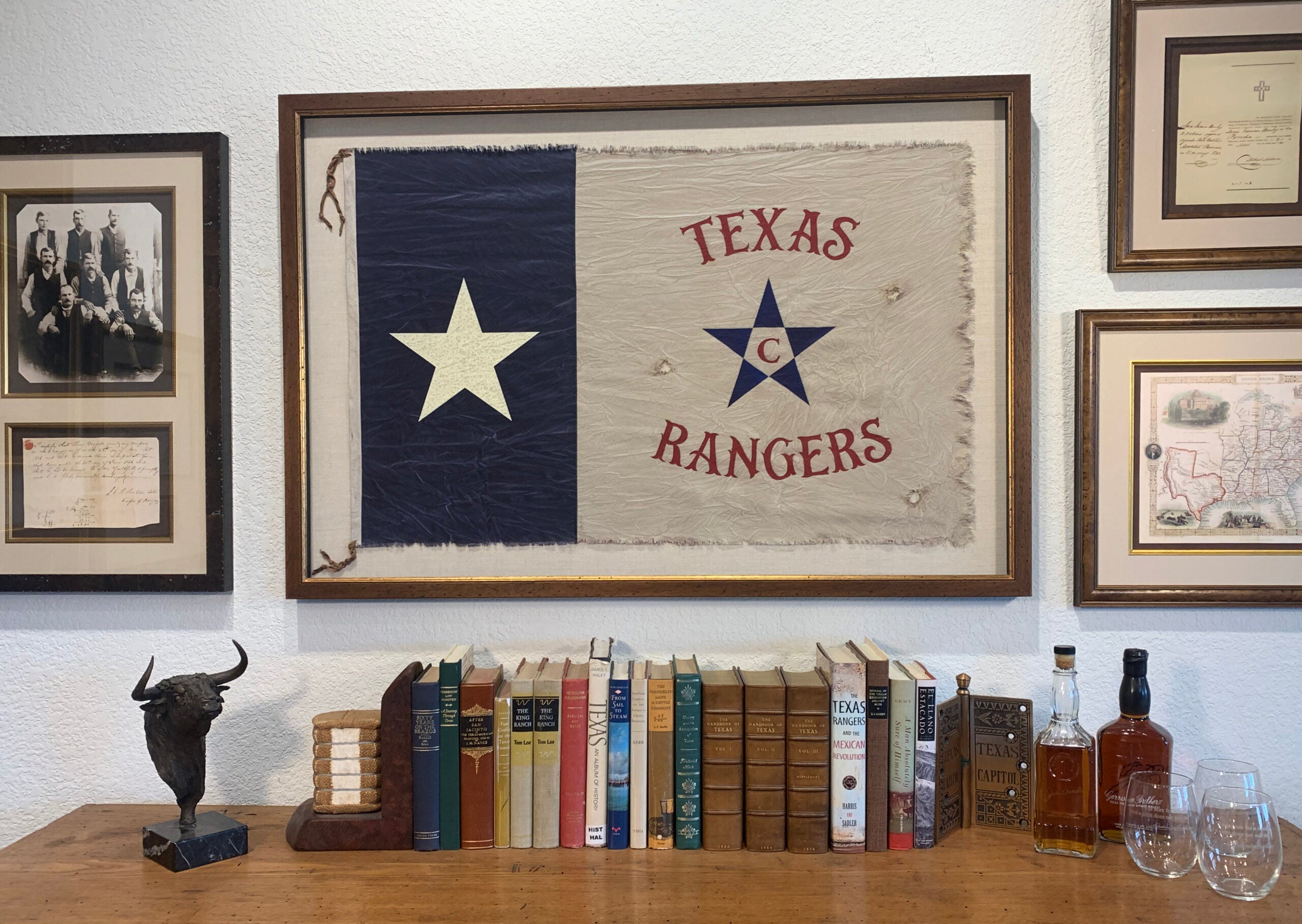 Cravatta Bolo con distintivo Texas Ranger, realizzata negli USA, ciascuna - Italia Cravatta Bolo con distintivo Texas Ranger, realizzata negli USA, ciascuna - Italia